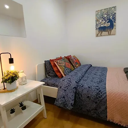 Hostel Next To Gracia Bedrooms