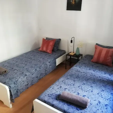 Next To Gracia Bedrooms Hostel Barselona