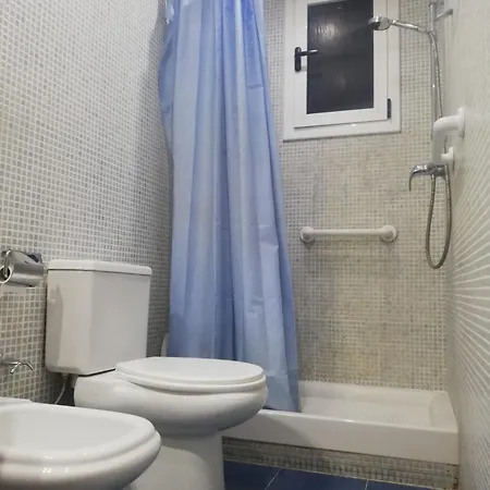 Next To Gracia Bedrooms Hostel *